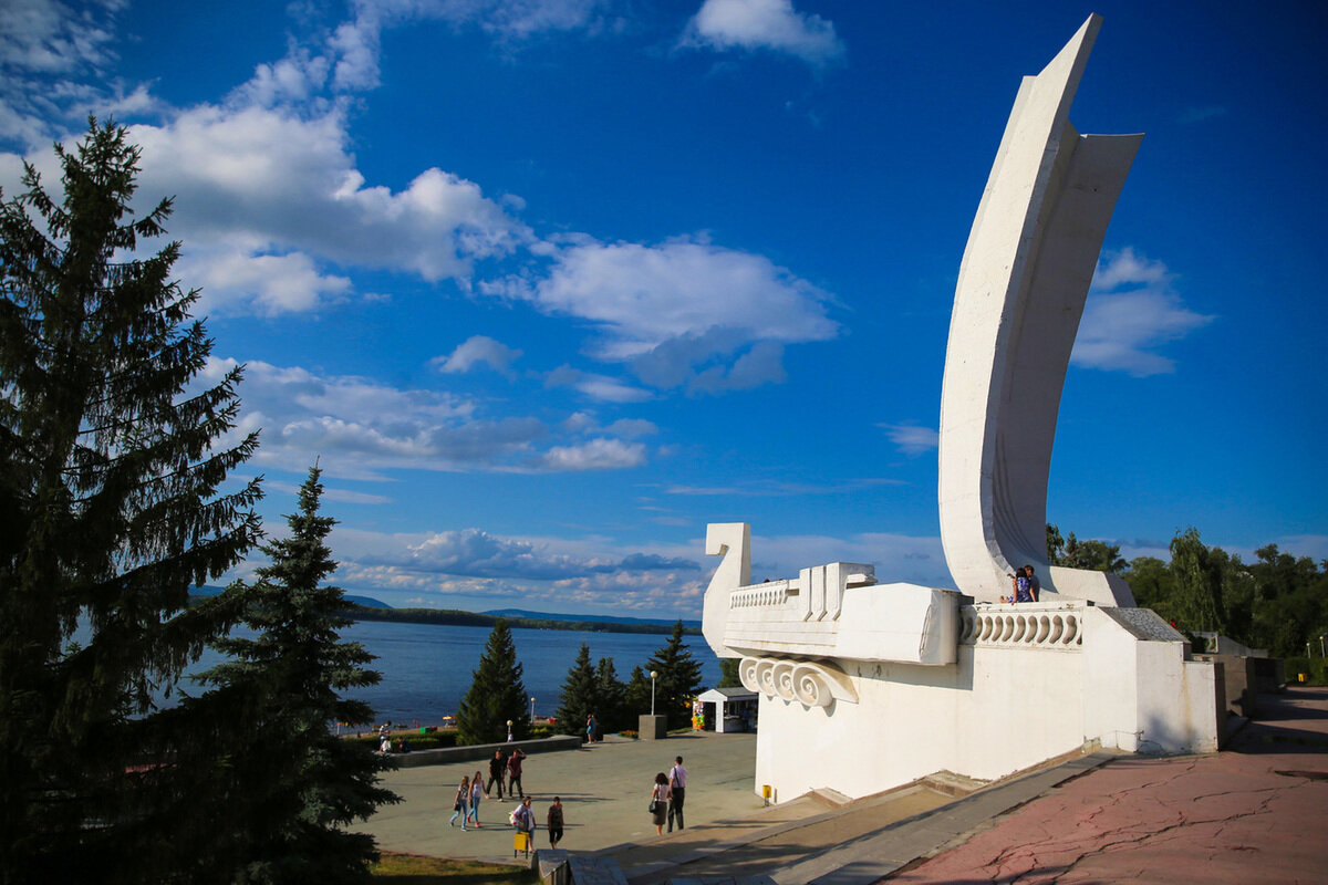 ладья на набережной в самаре