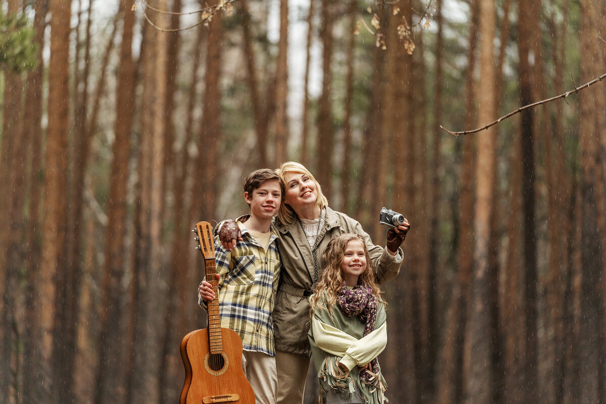 Из-за дымки деревья на заднем плане стали менее контрастными, а фото объемным.