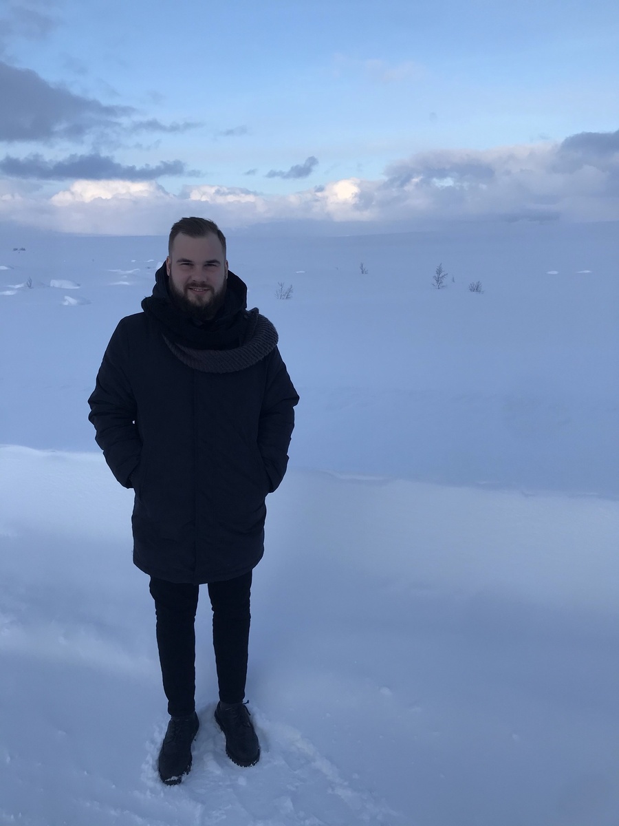 На обочине этой дороги