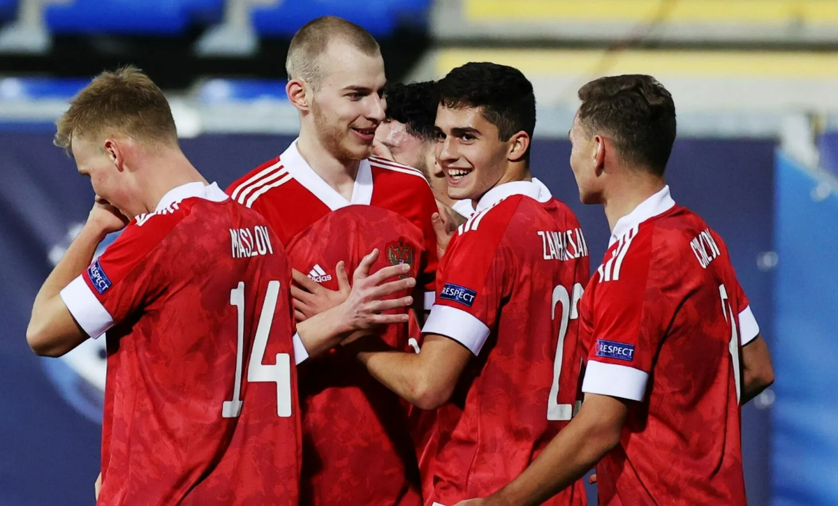 Как это ни странно, у российских футболистов все еще есть шансы впервые попасть на Олимпиаду. Фото: соцсети