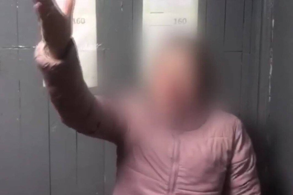     «Вези меня!»: буйная пассажирка довела таксиста, и вместо бара он доставил ее в отдел полиции  ГУ МВД по Иркутской области