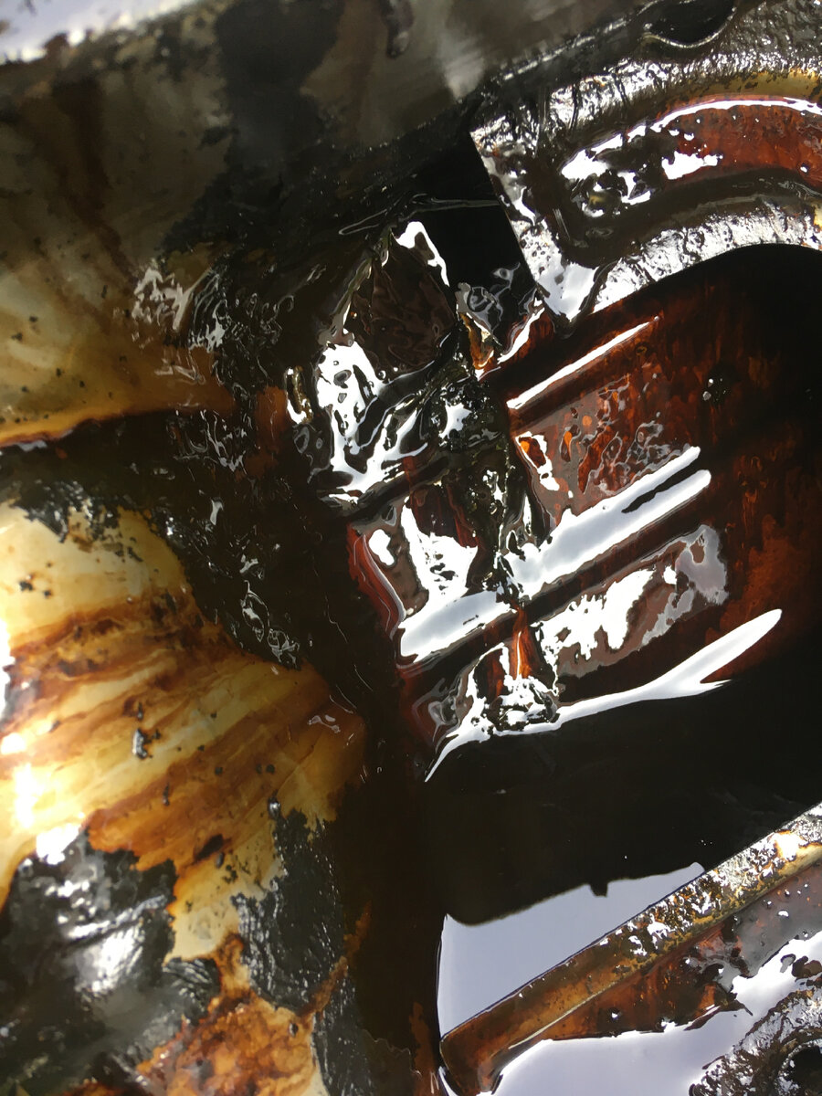 Вот так разъело краску!