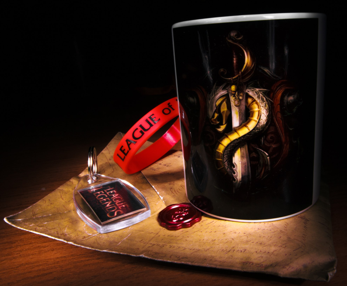 Конверт и те самые призы, что мы придумали