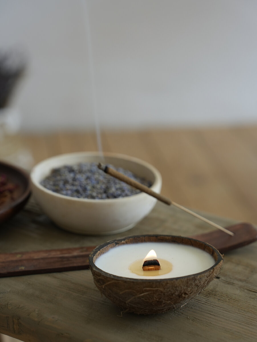 Натуральные свечи в кокосе собственного производства 