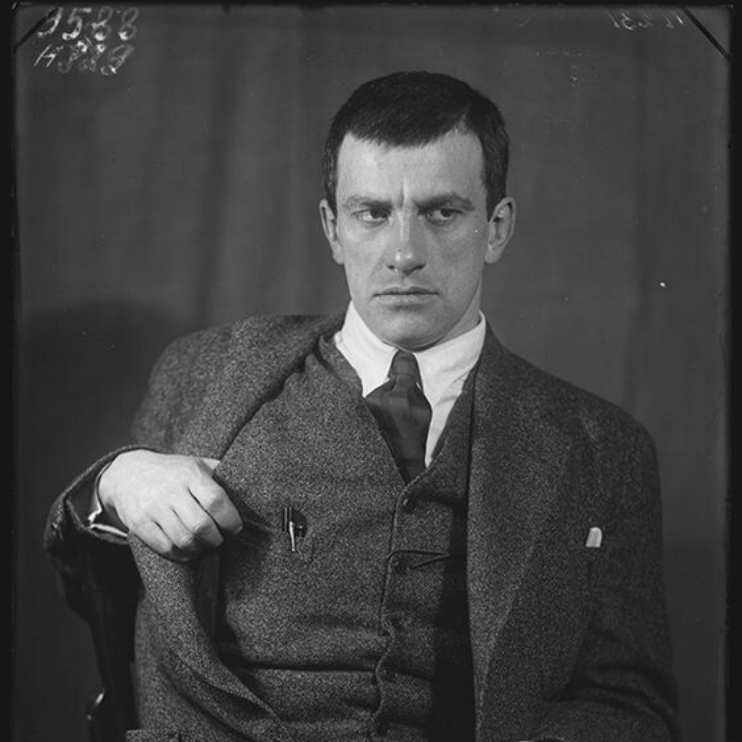 владимир владимирович маяковский (1893-1930 гг. маяковский старый. владимир маяковский. маяковский портрет. маяковский старый.