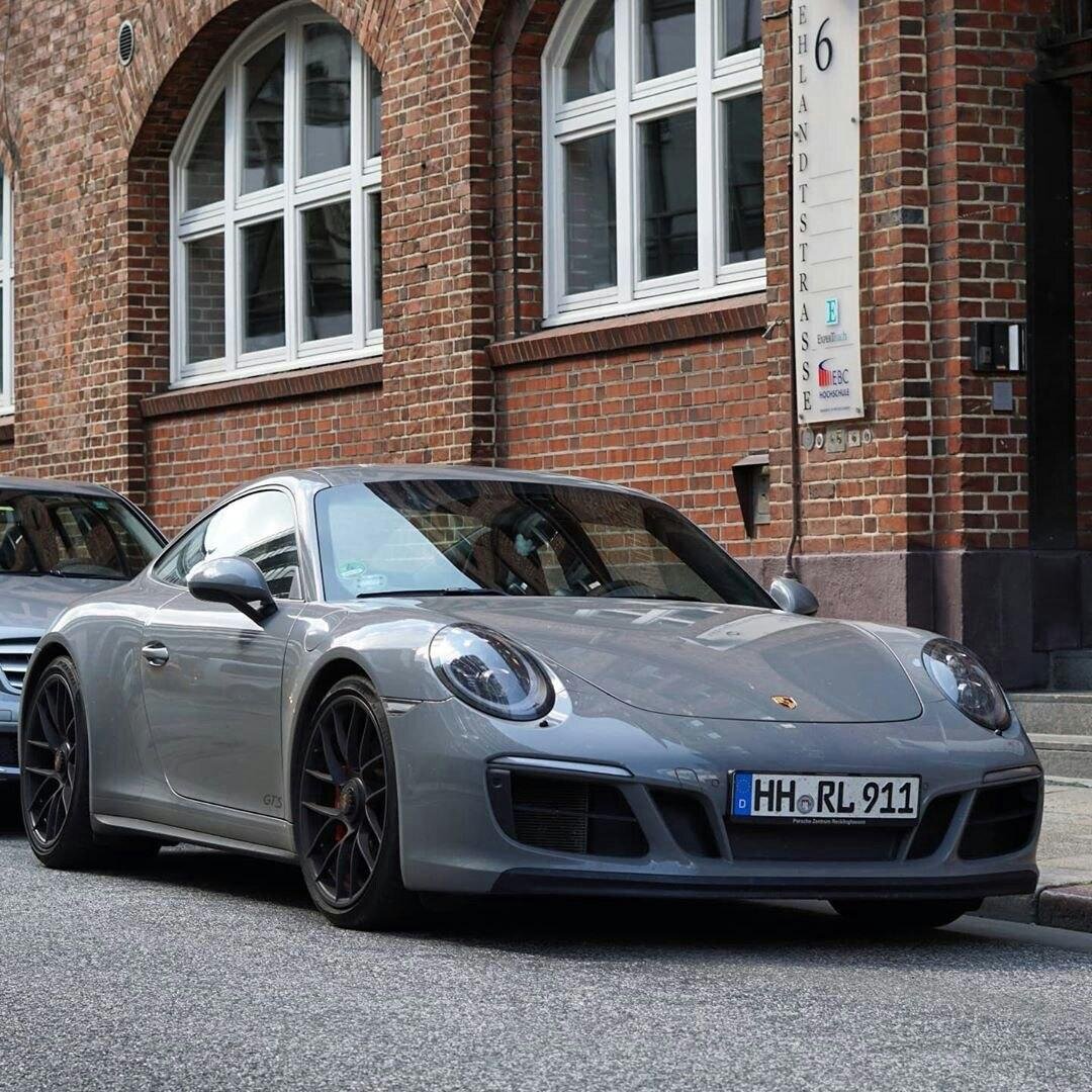 Porsche 911 Carrera GTS (991)