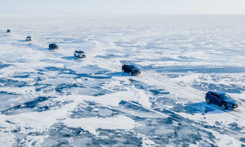 Колонна Лексус. Озеро Байкал