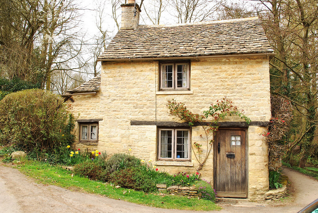 House old english. Деревня сент мери МИД. Английские домики с садом каменный Джейн Остен. Сент мери МИД Англия. Английская деревня Мисс Марпл.