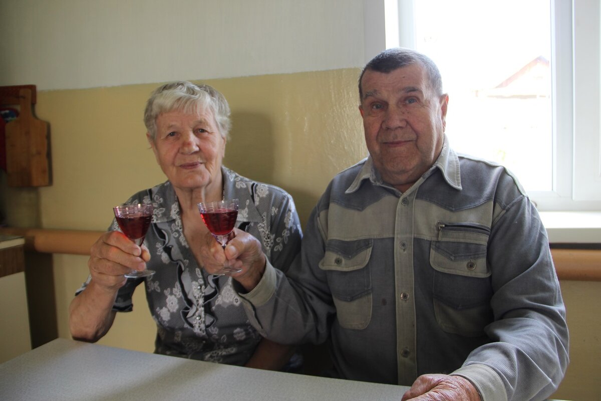 Супруги и сегодня любят посидеть рядышком  