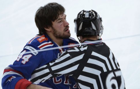 Евгений Артюхин в форме СКА