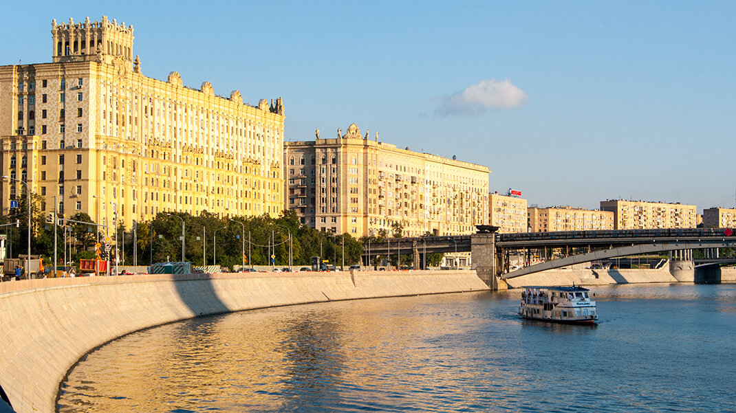 Фрунзенская набережная в москве фото