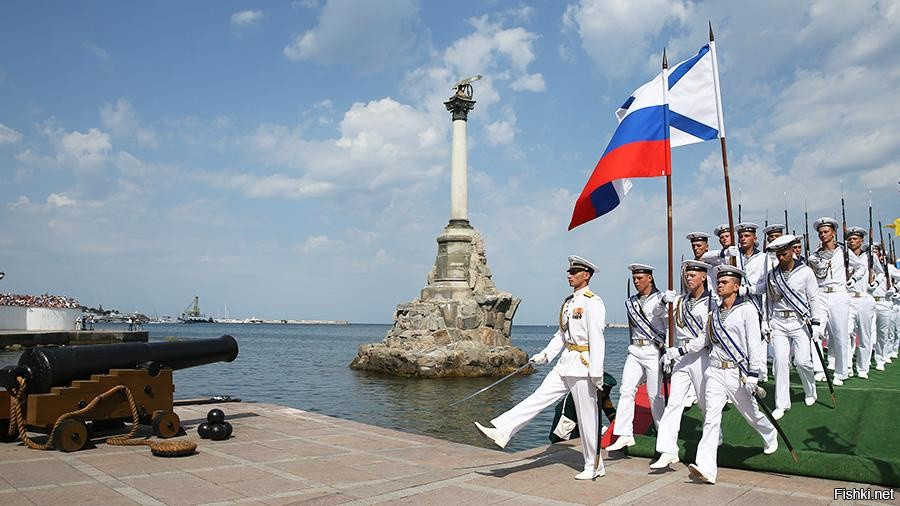 Парад на День ВФМ в Севастополе. Фото из интернета.