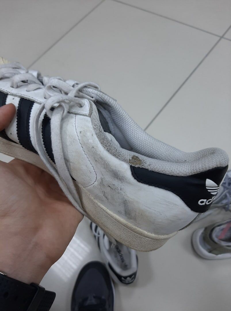 Ткань частично порвана