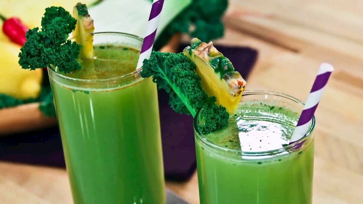 Целебный напиток "изумруд" - натуральное средство, которое поможет очистить от токсинов печень, кишечник, а сброс лишнего веса станет приятным бонусом!