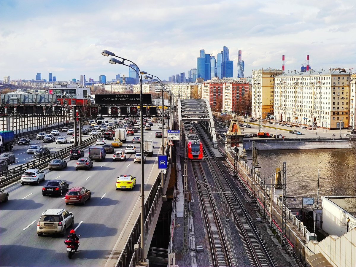 Вид на тот самый страшный мост со смотровой площадки. Фото с Яндекс Картинок.