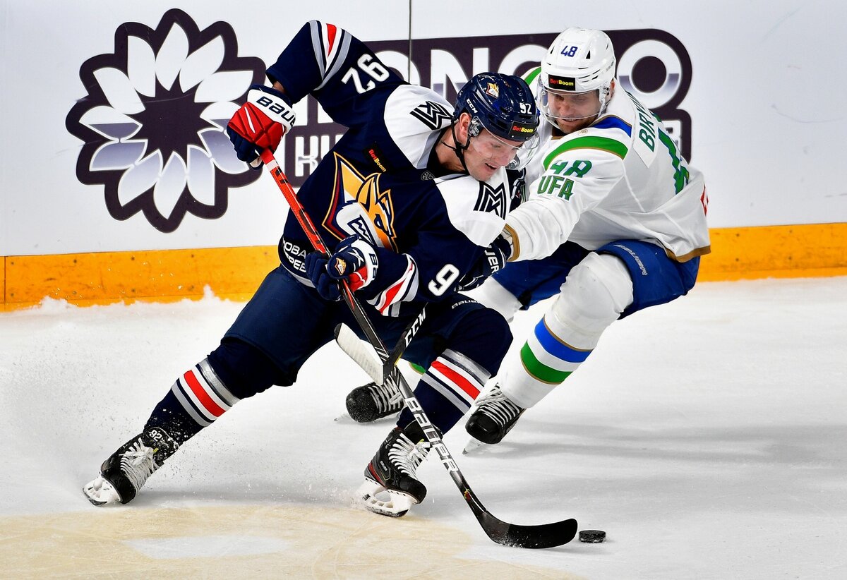 Ещё не так давно Богдан Потехин и Евгений Бирюков играли в одной команде (фото: пресс-служба ХК "Ак Барс")