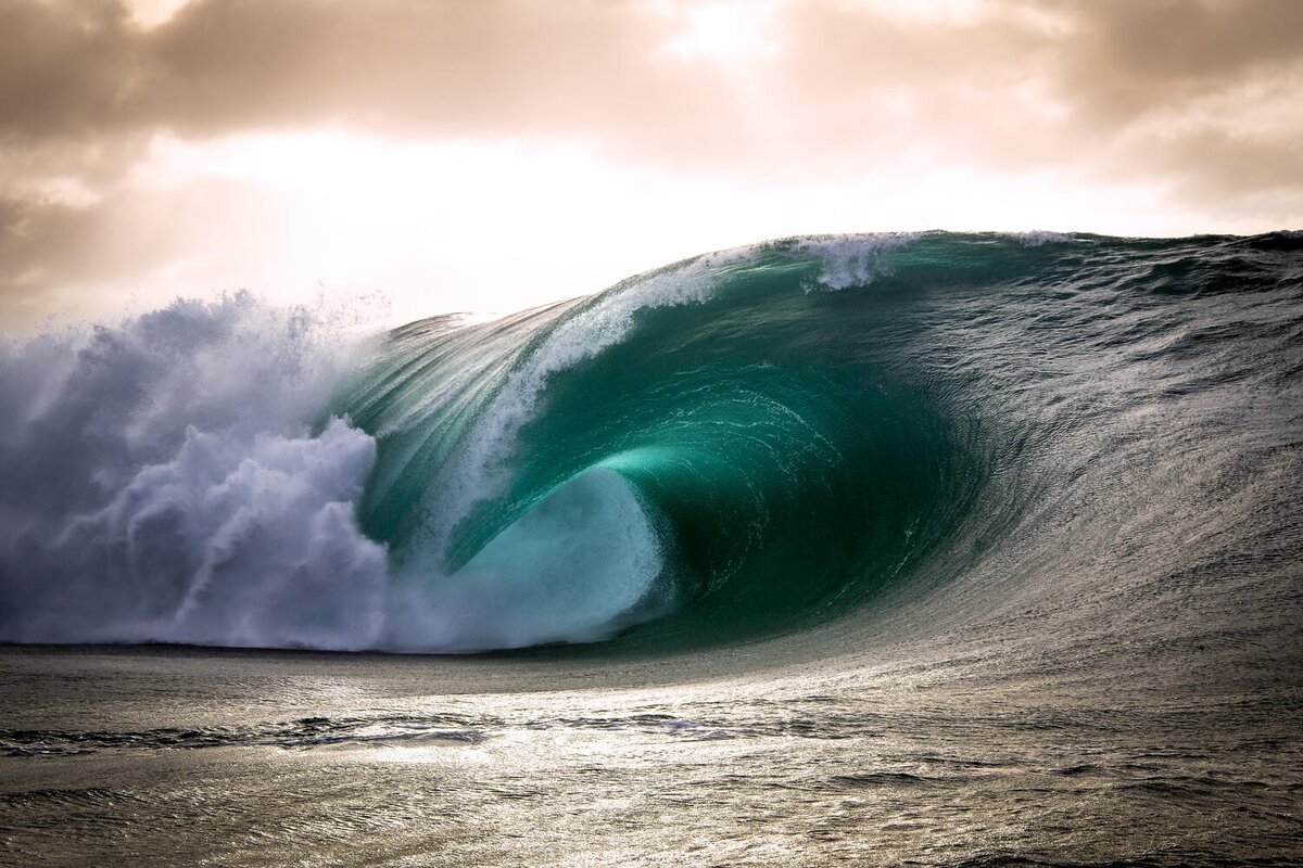 Высокие волны в океане