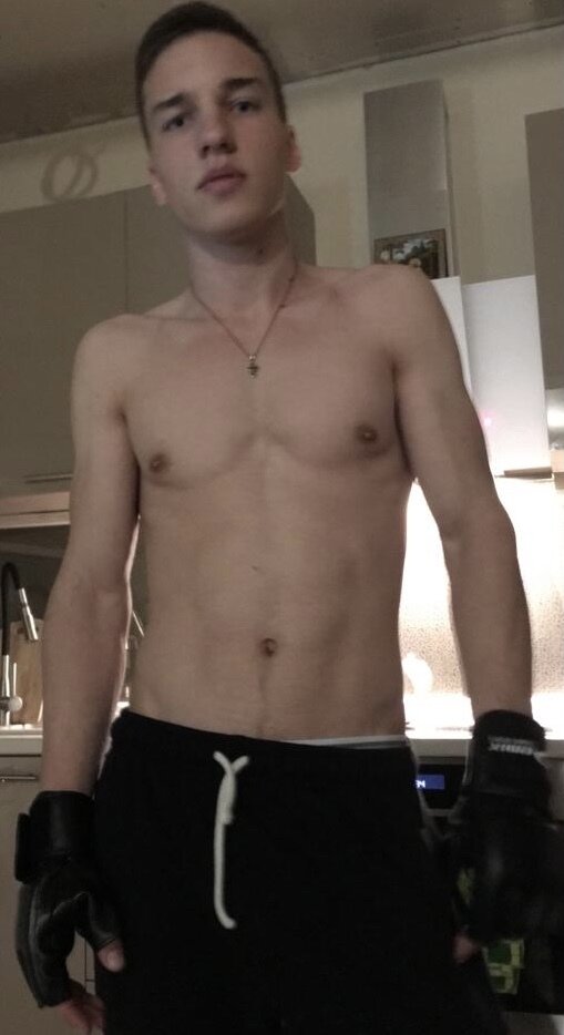 Моя форма на первом этапе работы с собственным весом. Вес - 63 кг 