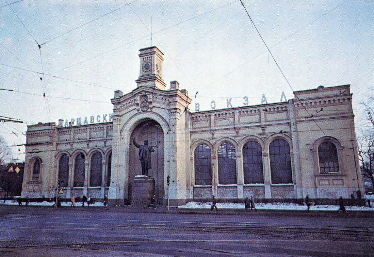 Памятник сталину у балтийского вокзала