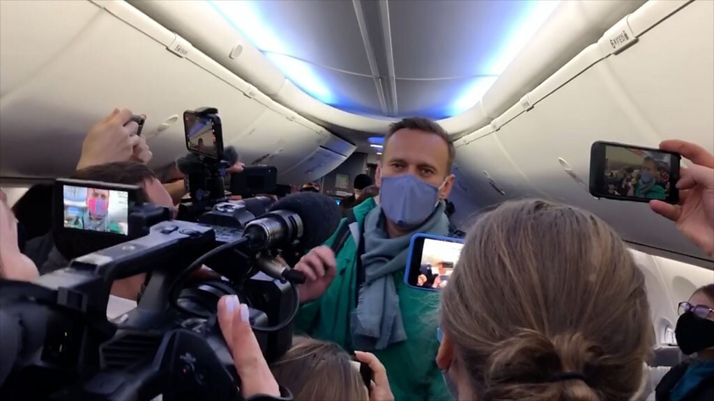 Приезд Навального домой - возвращение в Россию
