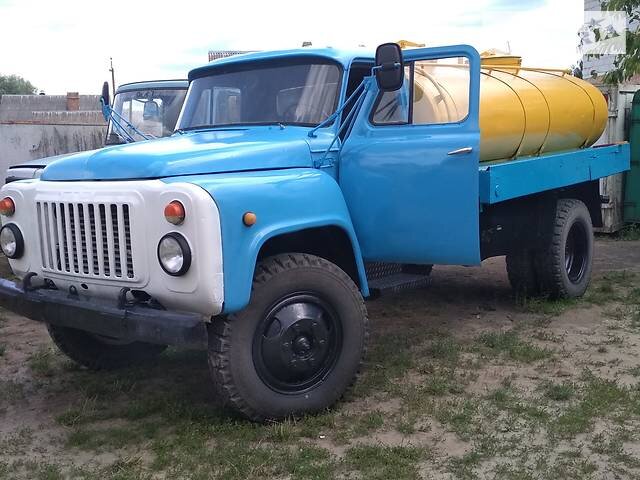 К нам приезжает такой