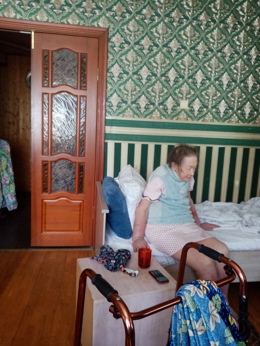 Но даже после операции пожилой женщине полностью уже не восстановиться.