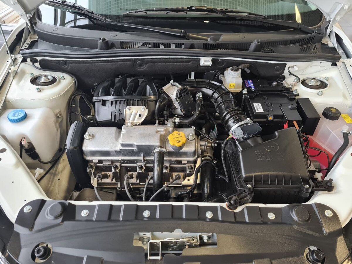 Фото из личного архива. 8 клапанный. Двс. Ведет родословную от ранних восьмерок. Прост и не прихотлив.