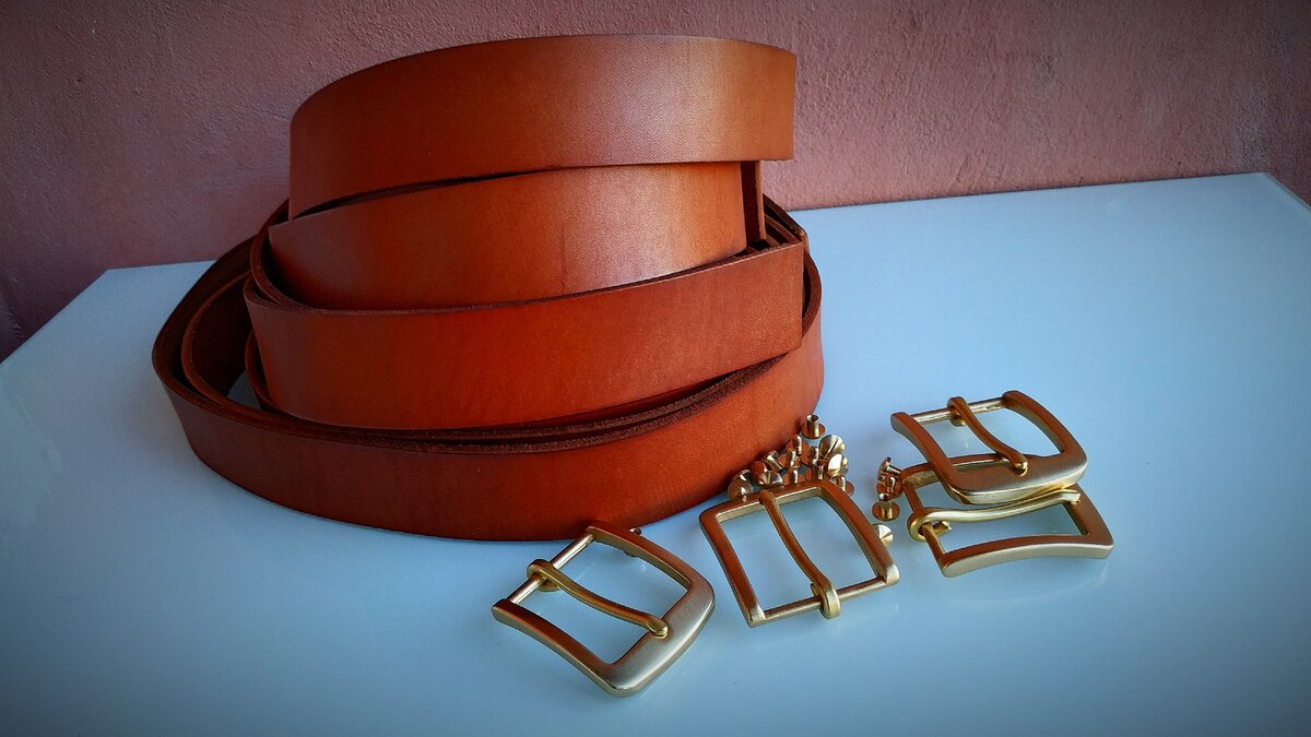 Ременные заготовки, пряжки и винты