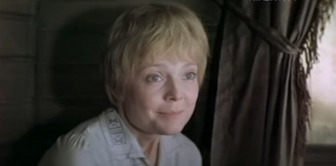 Кадр из фильма "Законный брак". В роли главной героини Ольги - Наталия Белохвостикова.