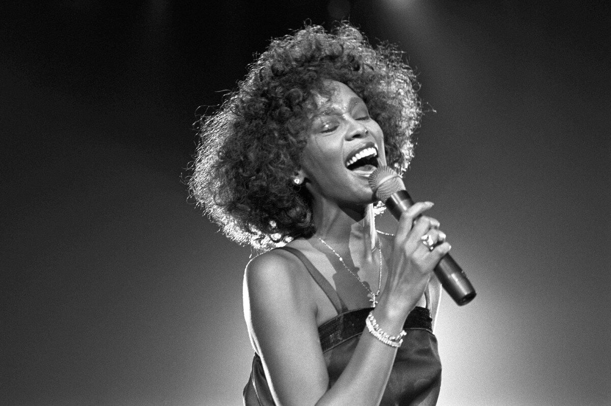 Уитни Хьюстон