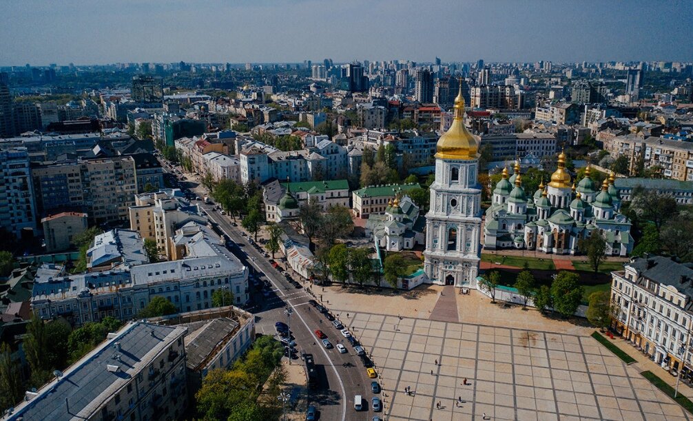 Согласно последней переписи населения, проведенной в Украине в 2001 году, в стране проживало 8,3 миллиона этнических русских.