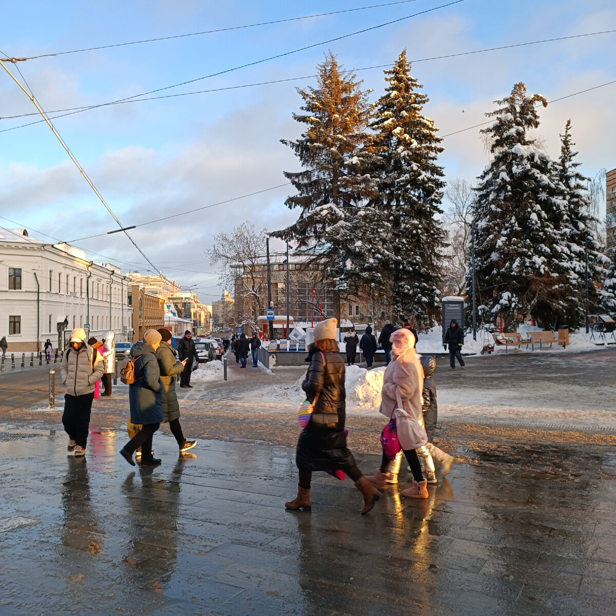 Блошиный рынок в Нижнем Новгороде расположен в этом маленьком сквере 