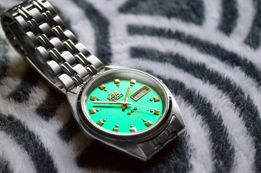 Лицевая сторона часов