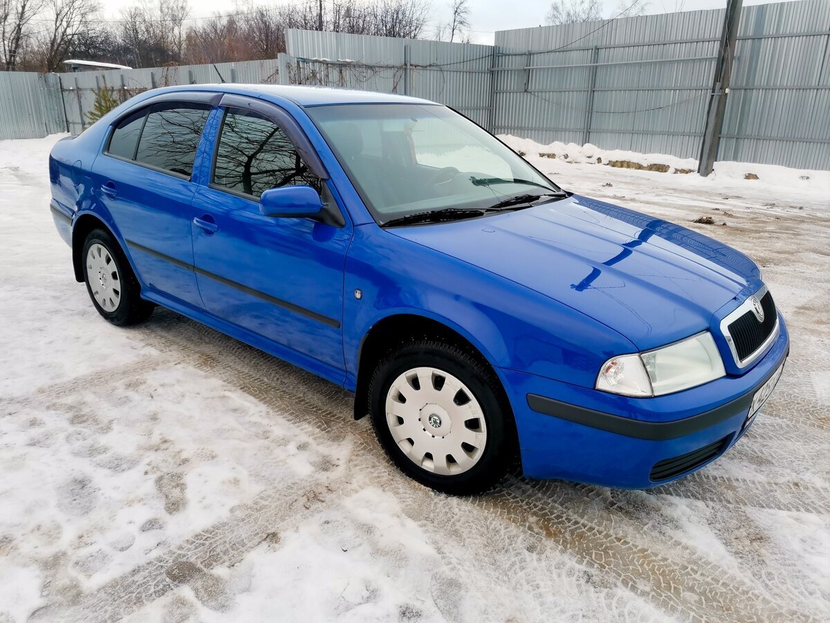 Одна из самых популярных моделей Шкоды на рынке России (фото с авто.ру)