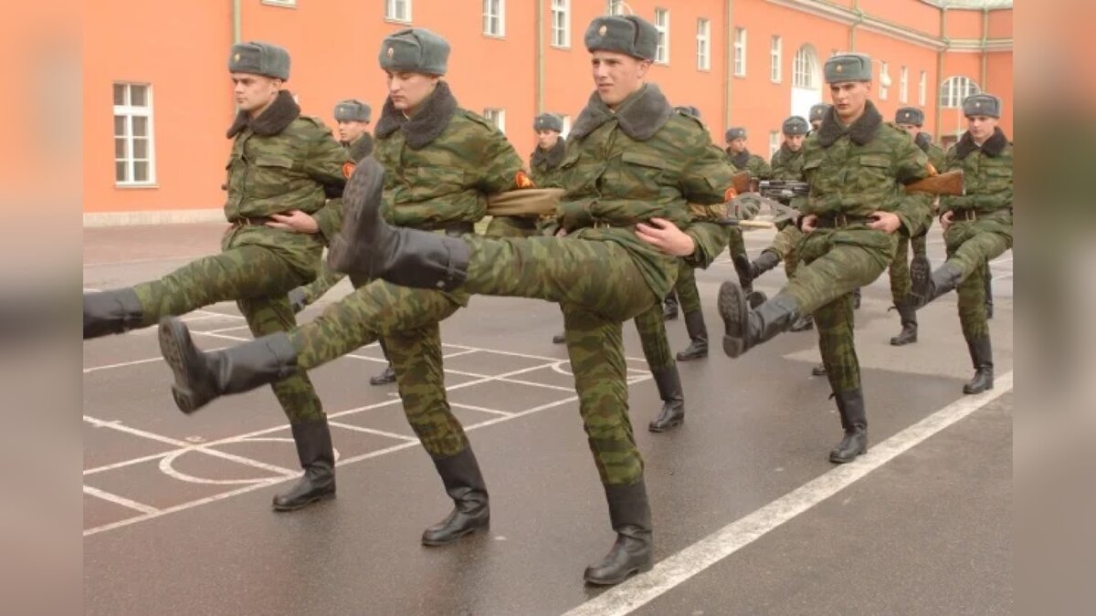 растяжка военная фото