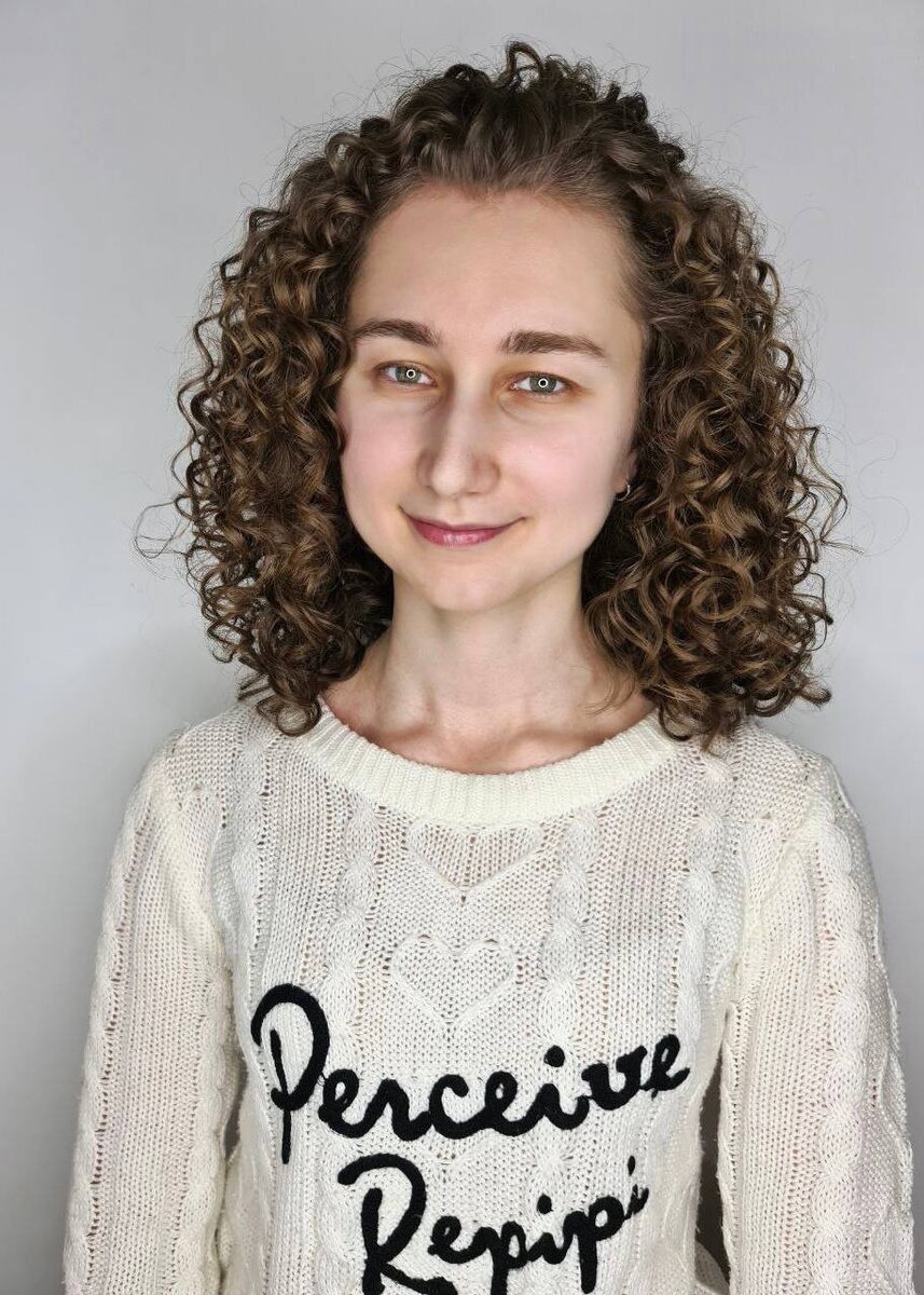 Невероятной красоты локоны получились у нашей очаровательной гостьи. Согласны?😍 
Ждём ваши реакции.🔥👍❤

Кудрявая стрижка, глубокое увлажнение и естественная укладка от мастера Анны.✂