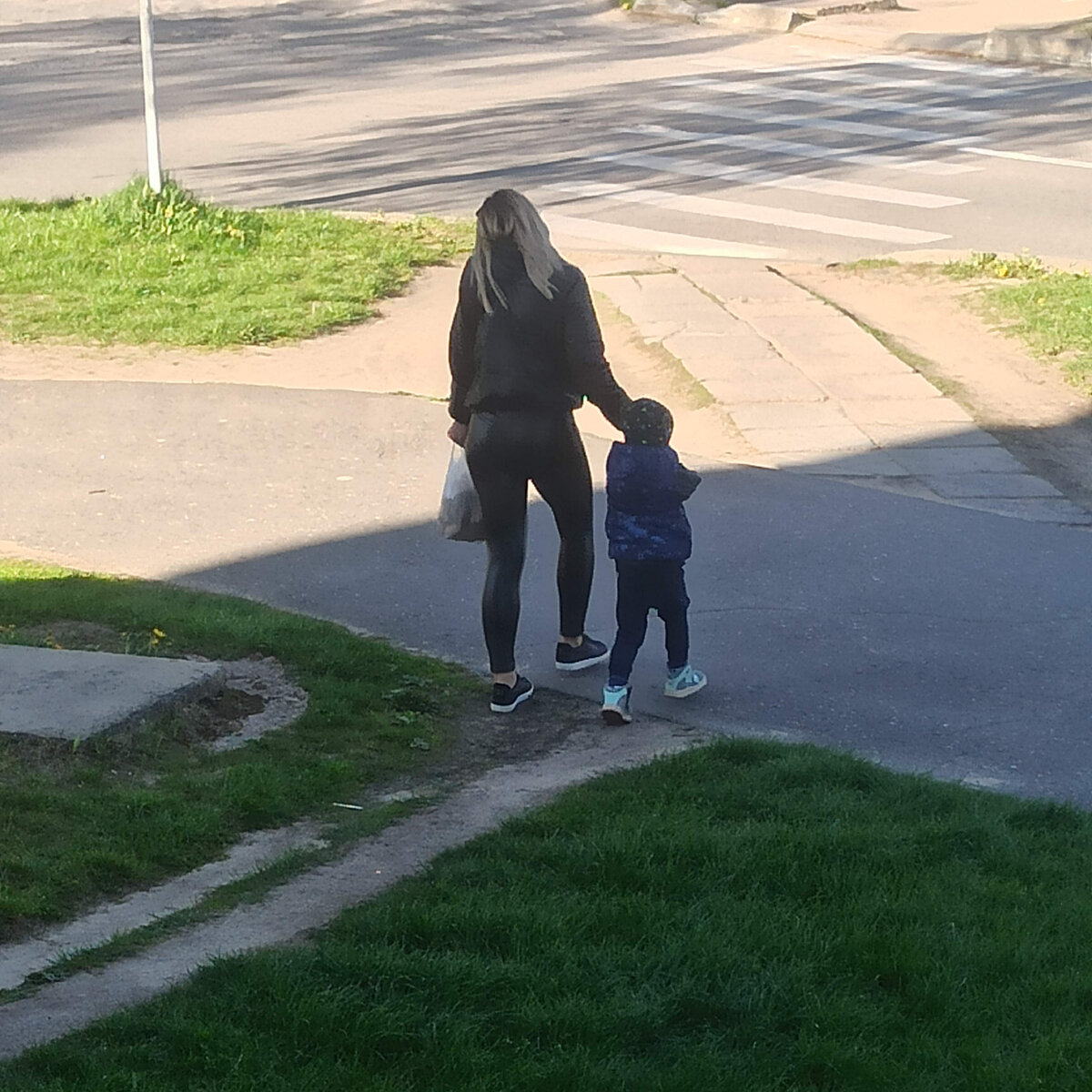 Одна с ребенком