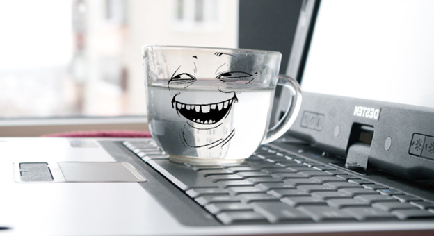 Враг любой техники, собственной персоны.