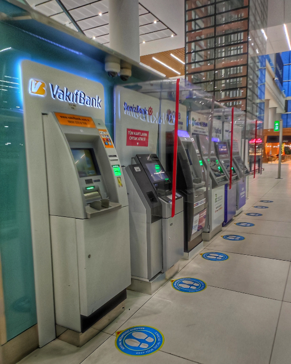 Банкоматы на первом этаже