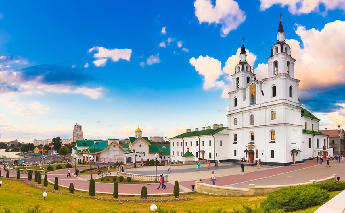 Путь магнатов тур в беларуси. Площадь независимости минск. Турпоездка в минск. Минск экскурсии. Турпоездка в минск.