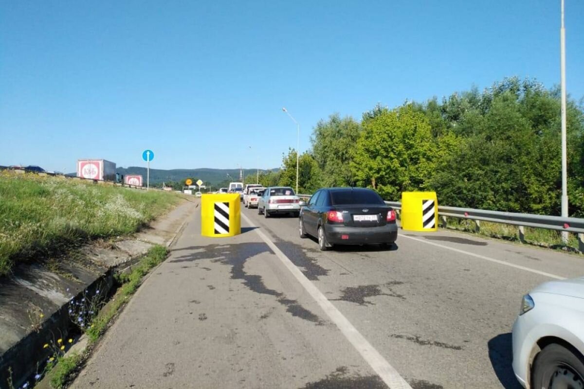    На трассе М-4 под Горячим Ключом установили блоки для борьбы с обочечниками