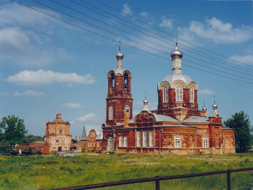 Воскресенский городской. Храм Конобеево Воскресенский район. Конобеево Московская область Воскресенский район. Село Конобеево Воскресенский район. Конобеево Церковь Троицы Живоначальной.