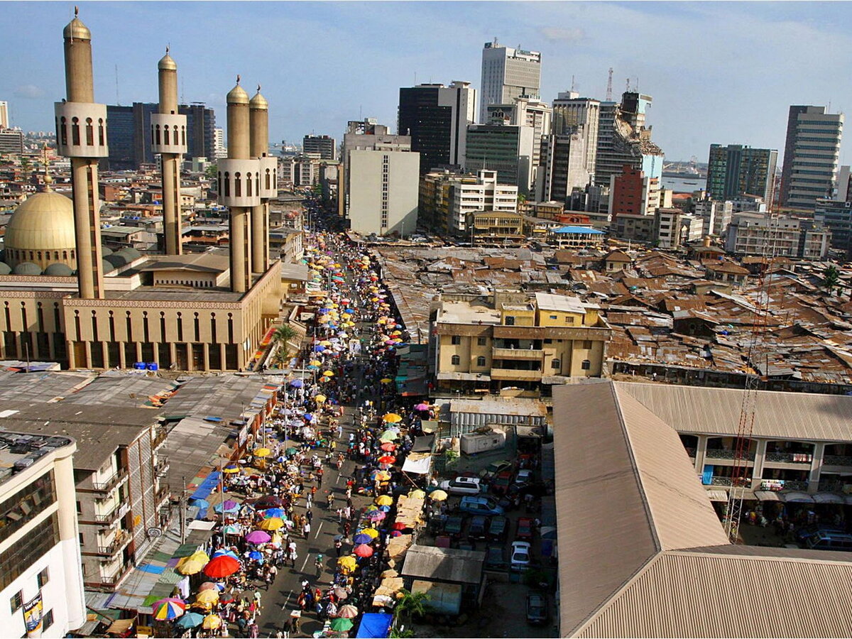  Нигерия – удивительная страна, которая за пару лет ворвалась на 6-е место среди стран по численности населения. И казалось бы – что может пойти не так?