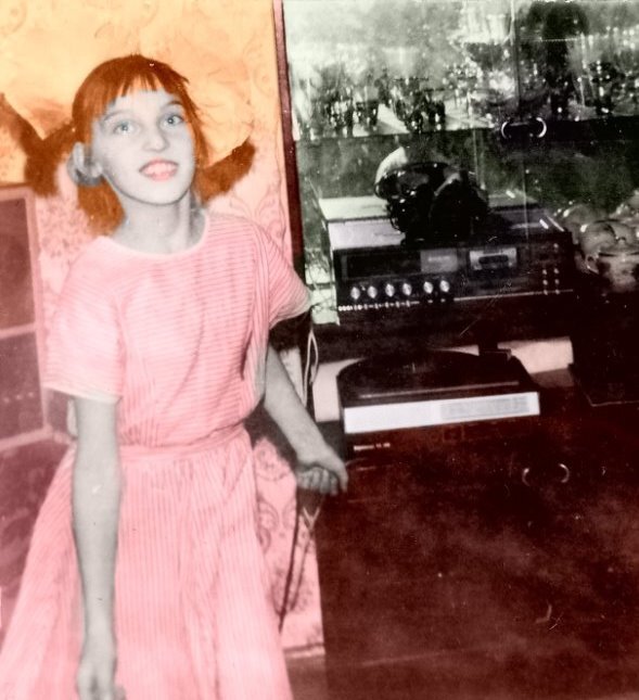 Я у Катюхи на Дне рождения. Подкрашенная версия)