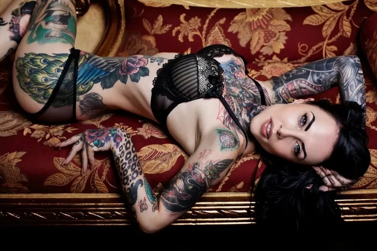 Паула Левина Tattoo model