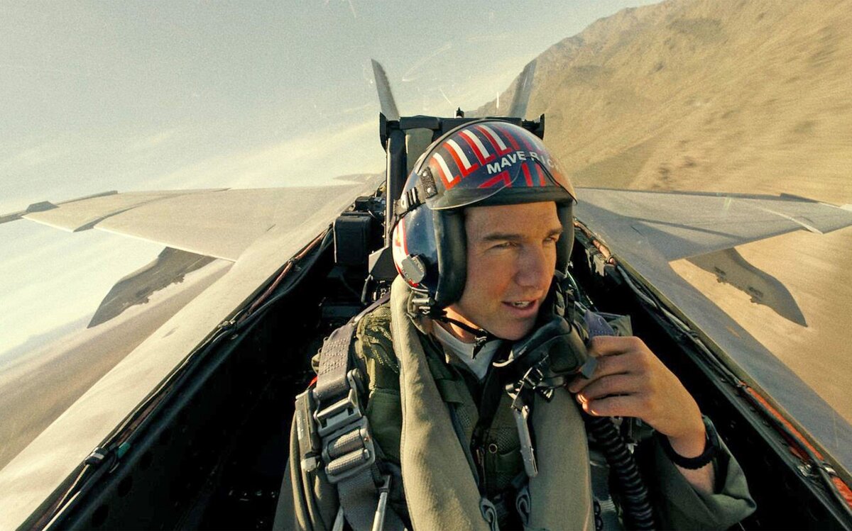     Сиквел «Топ Гана», вестерн с пришельцами и экшен про супергероя-пенсионера: 5 свежих онлайн-премьер