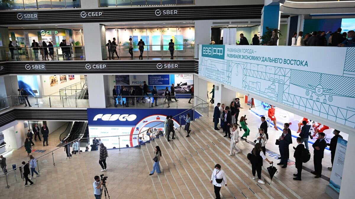   Участники Восточного экономического форума во Владивостоке© РИА Новости / Павел Бедняков