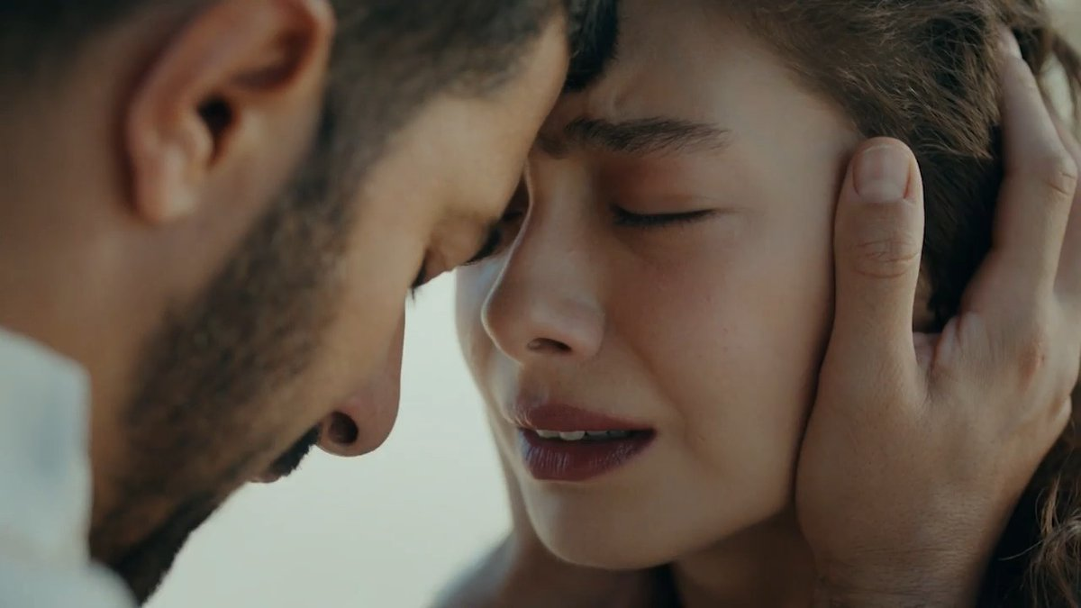 кадр из сериала "Дочь посла"