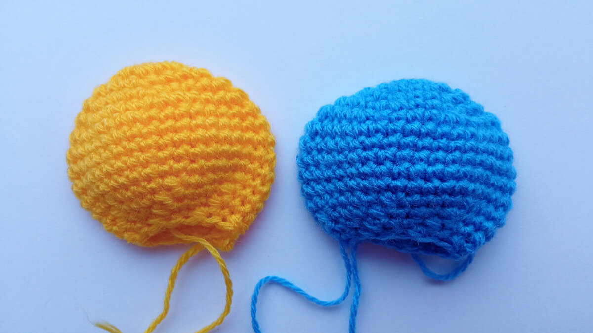 Фото автора. Тело зайчика на елку крючком