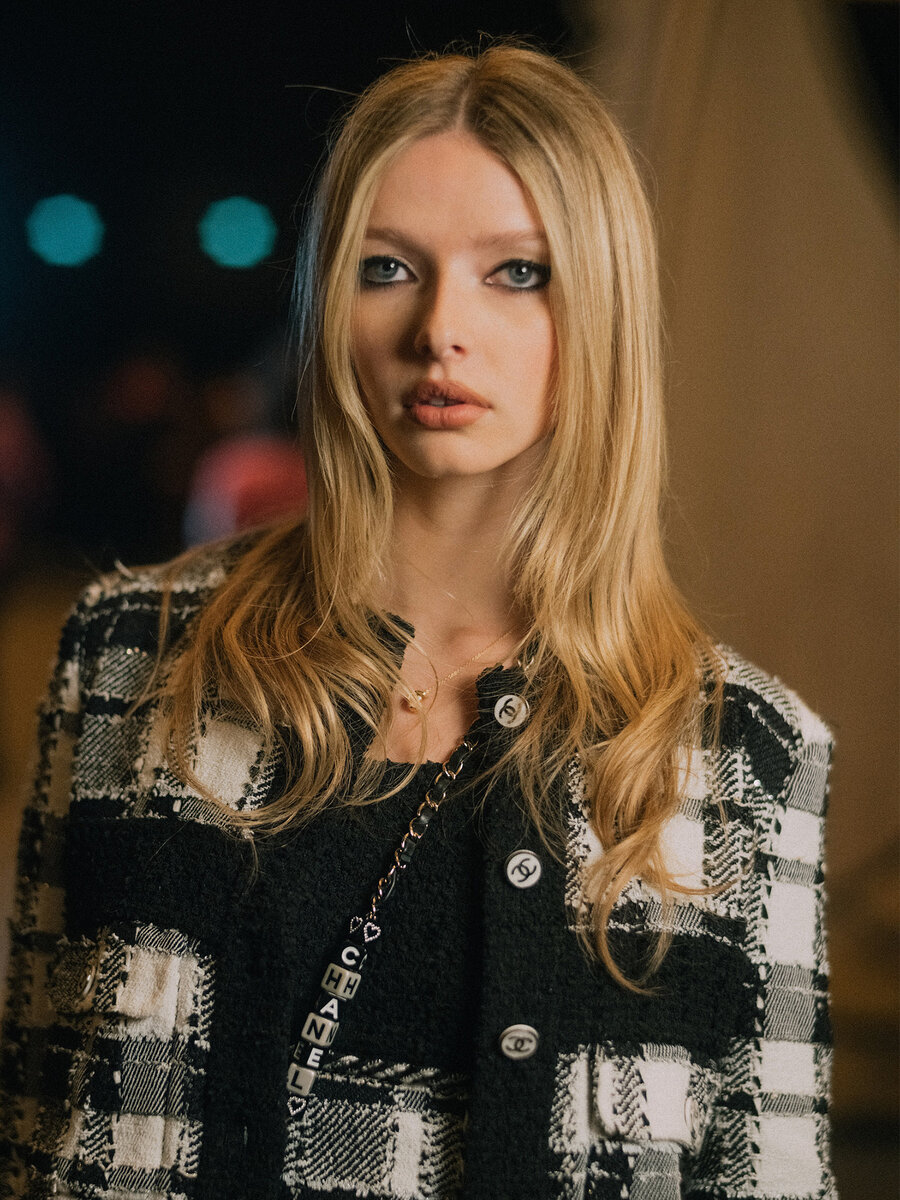    Эппл Мартин на показе Chanel Haute Couture весна-лето 2023АРХИВЫ ПРЕСС-СЛУЖБ
